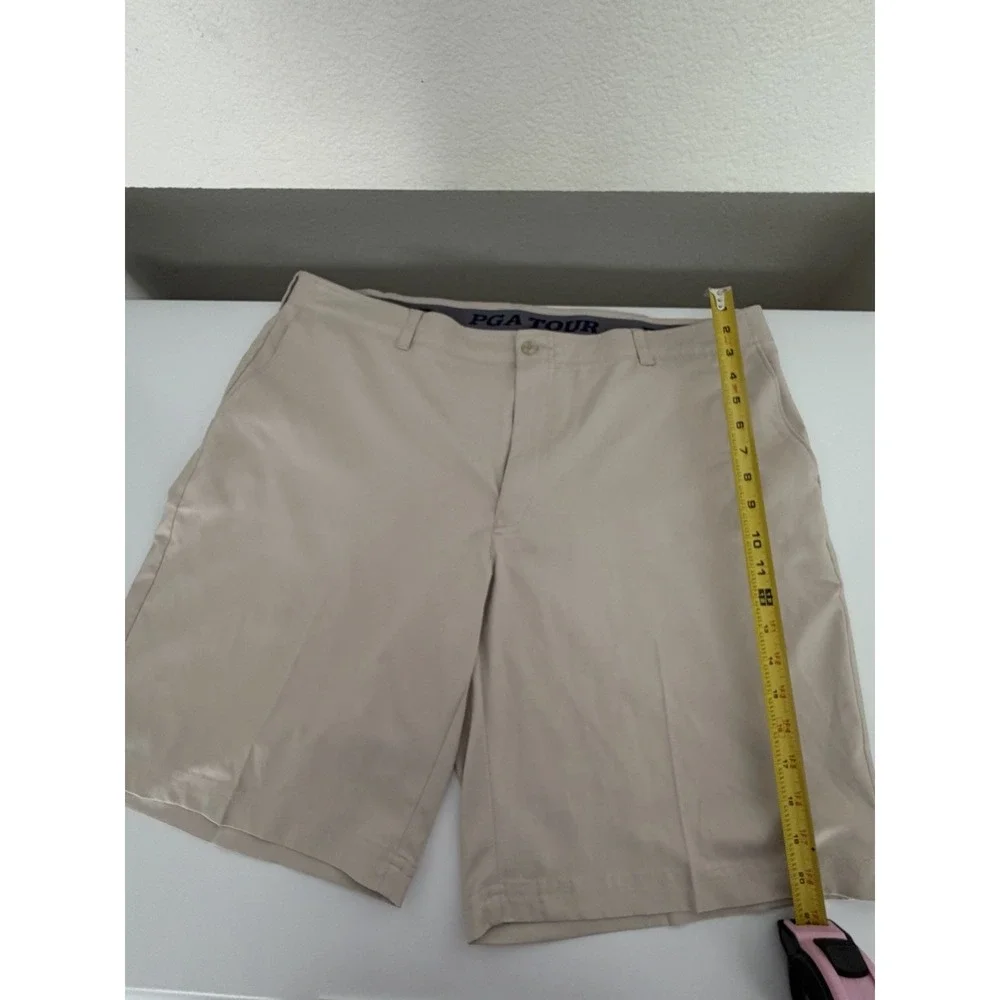 PGA TOUR Men's Golf Shorts Beige Size 42 Flat Front Stretch Pockets
